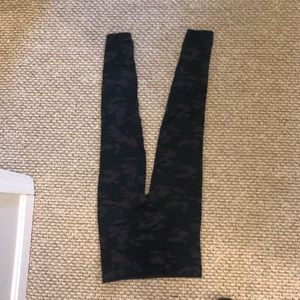 Spanx Look At Me Now Seamless Leggings